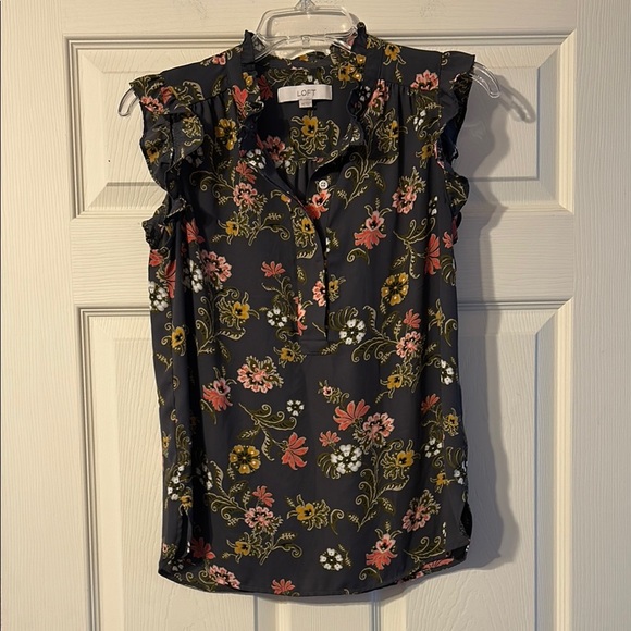 LOFT XS Floral Ruffle Henley Shell Sleeveless Top Grey Floral - Picture 1 of 6